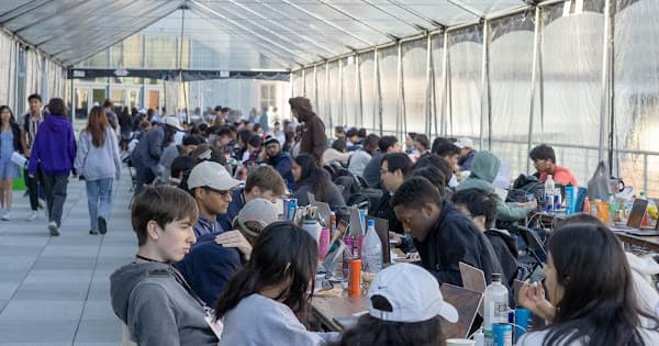 Cal Hacks 10.0 Crowd